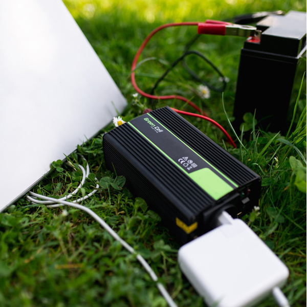 Інверторний перетворювач напруги Green Cell з 12V на 230V - потужність 500W-1000W